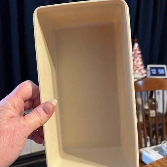 Tupperware Small Loaf Container - Picture 3 of 3